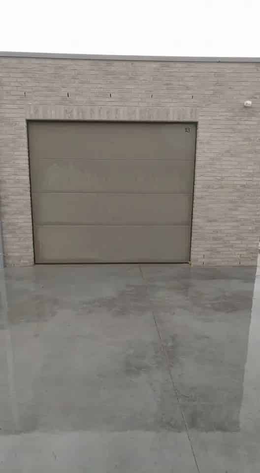 Garage te huur Passendale - Nieuwbouw met sectionale poort