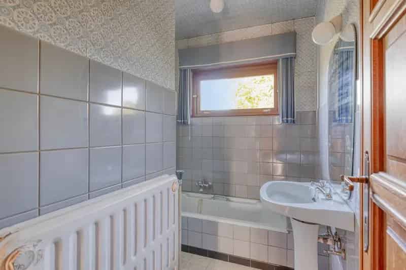 Huis te koop Erps-Kwerps: Te renoveren woning met prachtig zicht