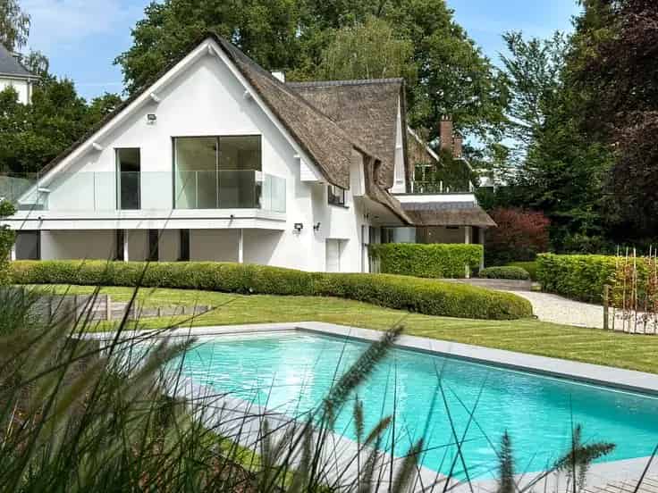 Villa te Koop Prins van Oranje  700m2 Tuin Zwembad