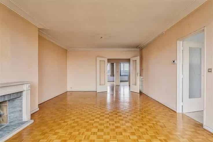 Ganshoren 2 Slaapkamer Flat Te Renoveren 90m²