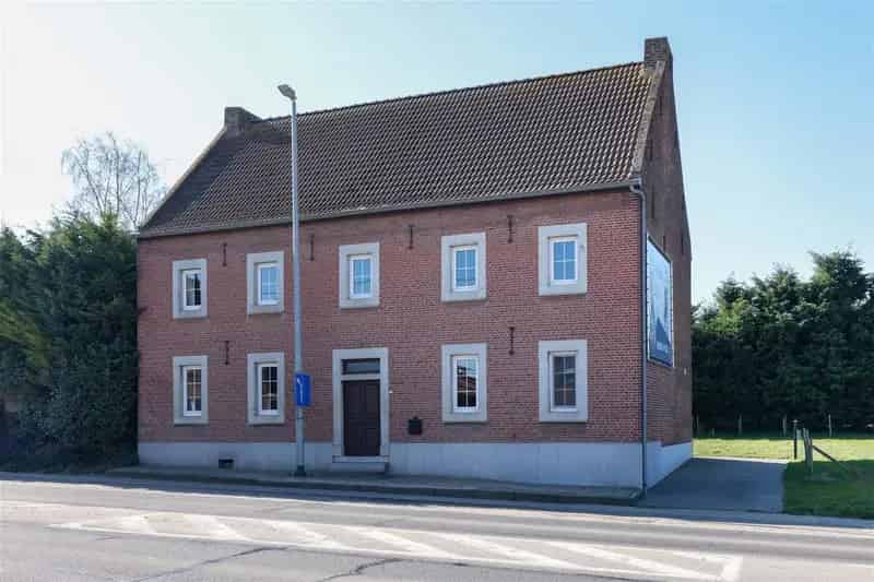 Authentieke woning 3 slaapkamers 276m² groene omgeving