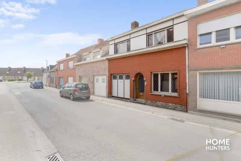Te renoveren woning met potentieel in Lauwe