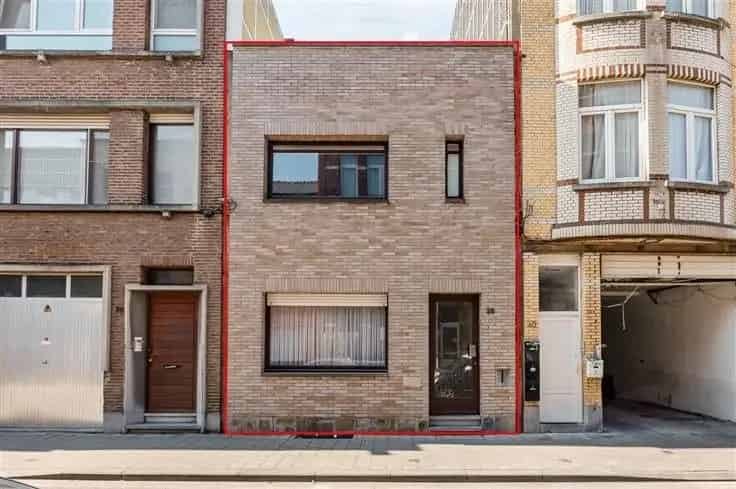 Te renoveren woning 2 slaapkamers tuin Merksem