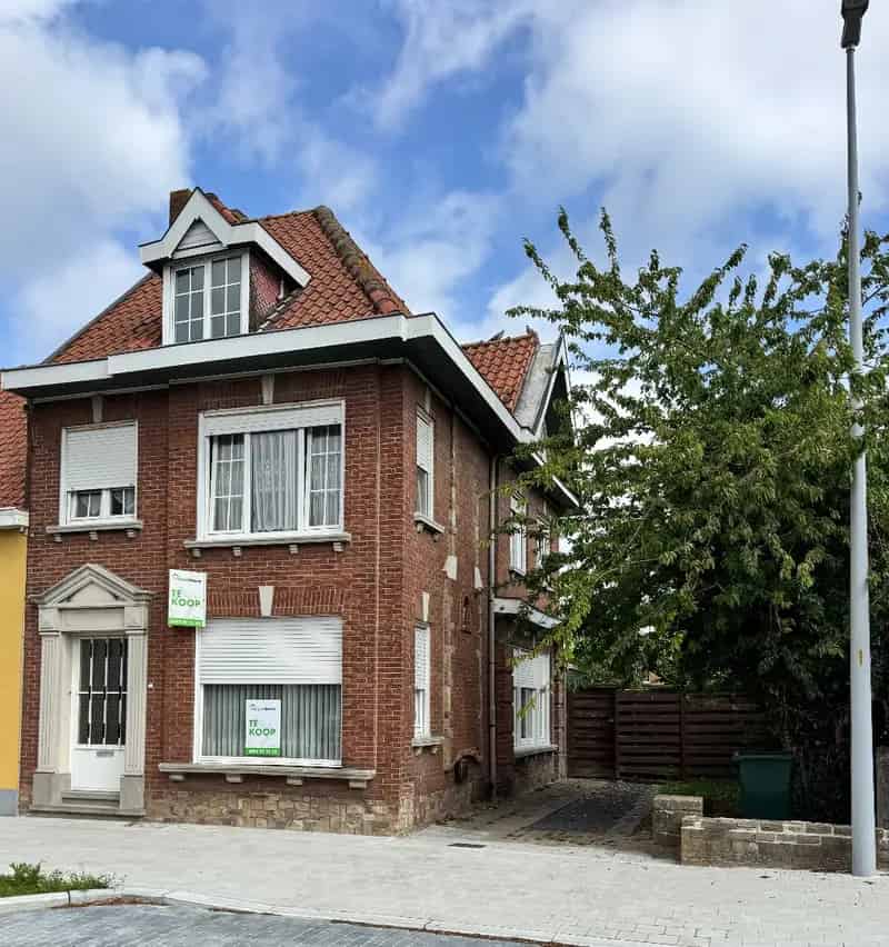 Huis te koop Dadizele: 3 slaapkamers, garage en bijgebouw