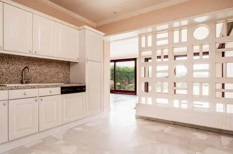 Lichtrijke Laagbouwvilla 1634m2 Garage Opslagruimte