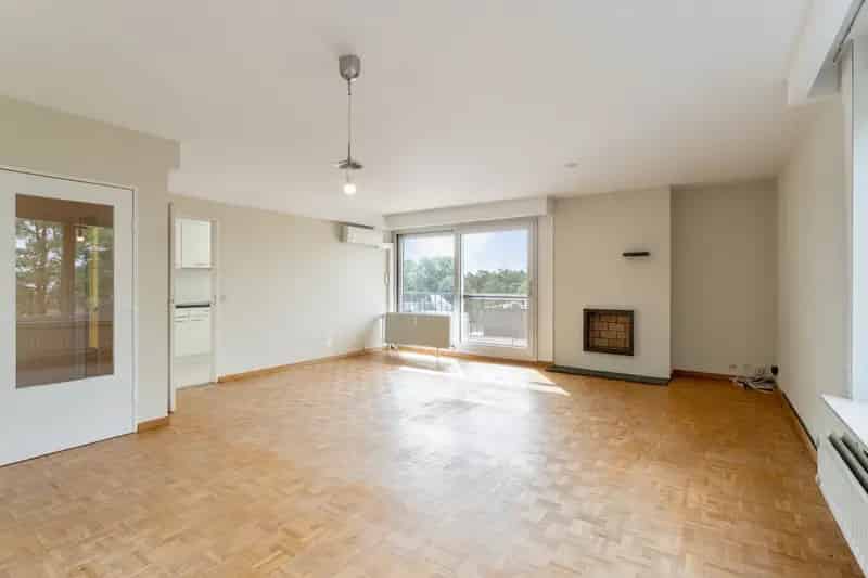 Ruim 3 Slaapkamer Appartement te Huur Genk