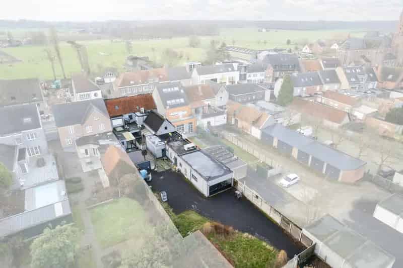 Grond te koop Sijsele: voormalige bakkerij met appartement