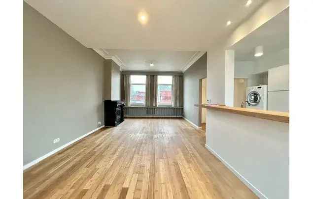 Huur 2 slaapkamer appartement van 100 m² in Antwerp