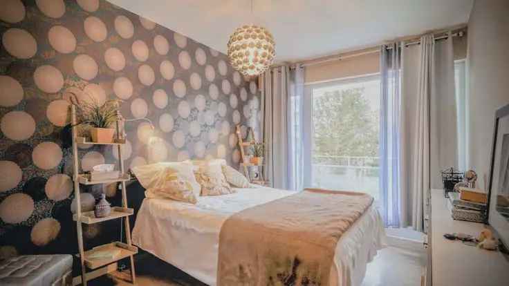 Appartement te Koop Ukkel 93m² gerenoveerd 2 slaapkamers terras parking