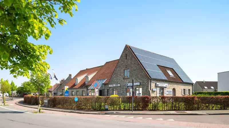 Huis te huur Dudzele: Villa met 4 slaapkamers en 3 handelsruimtes