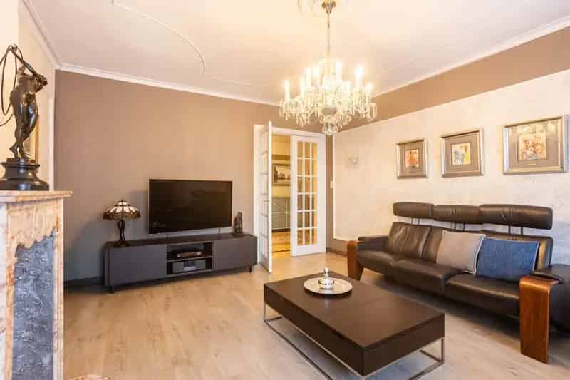 Unieke Burgerwoning met Tuin Perceel Bouwgrond en Garage