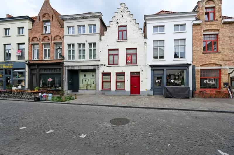 Handelshuis met Woonst te Huur Brugge