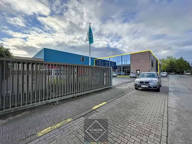 Kantoorgebouw te huur Roeselare 1422m²