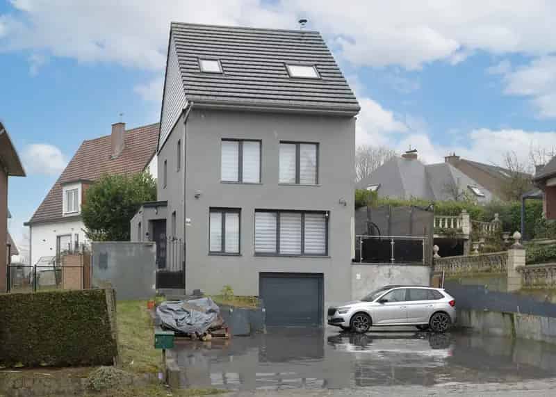 Gerenoveerde woning 3 slaapkamers 2 badkamers Schepdaal