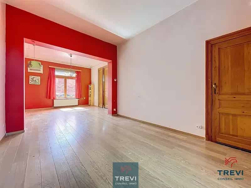 Huis te huur 5 slaapkamers, garage, atelier