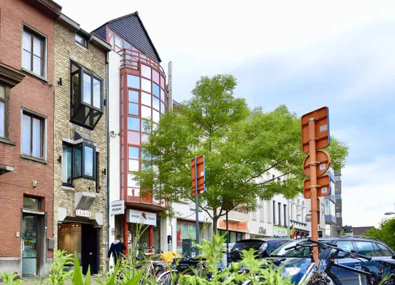 Handelshuis met Woning te Eeklo 4 slaapkamers Garage