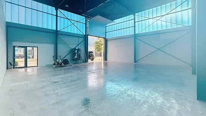 Magazijn te Huur Oostende 180m2