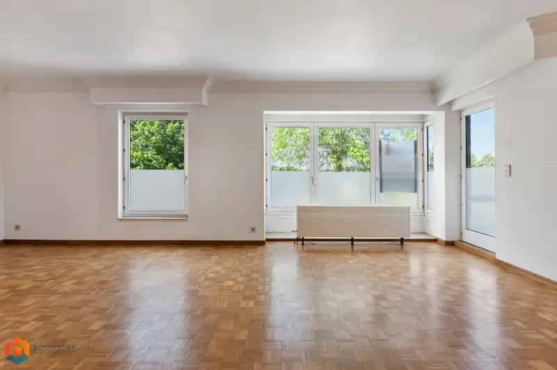 Ruim 2 Slaapkamer Appartement te Lier met Terras en Zicht op Kleine Nete