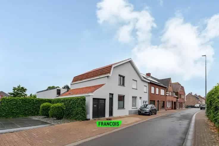 Halfopen Bebouwing Ichtegem 2 Slaapkamers Vernieuwde Badkamer