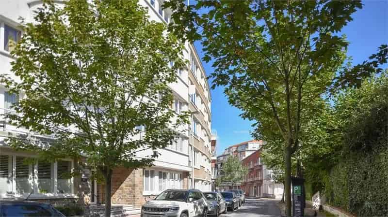 Appartement te koop Knokke Churchilllaan gerenoveerd 2 slaapkamers
