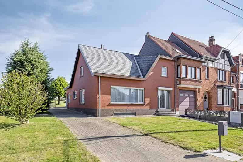 Huis te huur: Ruime woning met renovatiemogelijkheden