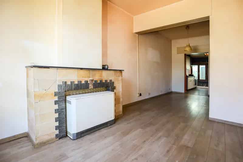 Te renoveren rijwoning centrum Beveren