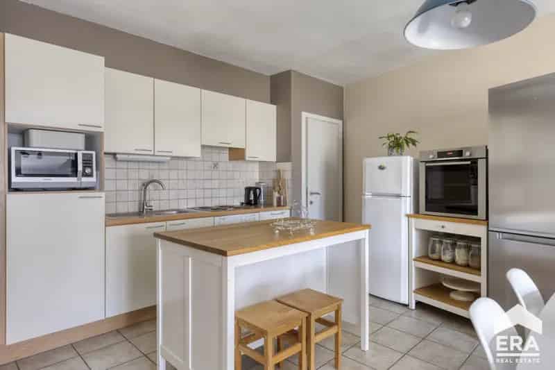 Appartement te koop: Instapklaar gelijkvloers 2 slaapkamers en tuin