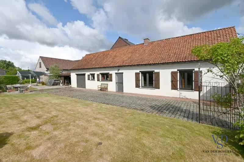 Bungalow te koop Oosterzele: 2 slaapkamers, tuin en garage
