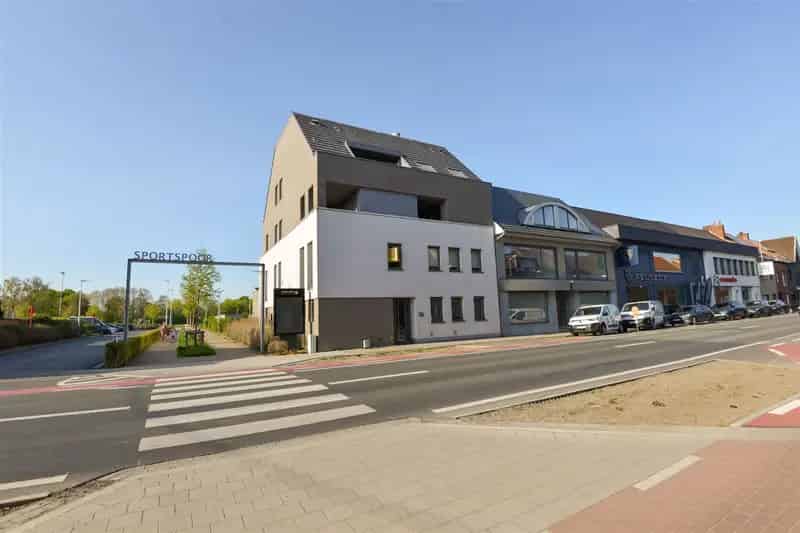 Appartement te koop met garage en ruim terras