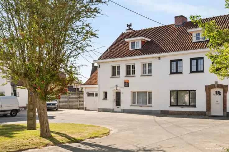 Huis Te Koop Roeselare: 4 Slaapkamers, Tuin, Nabij Centrum