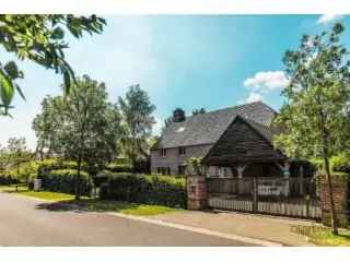 Villa te koop Schilde - Ruime 4 Slaapkamers Jacuzzi Grote Tuin