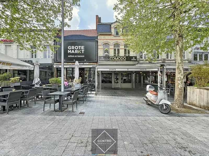 Handelspand Izegem Grote Markt  Te renoveren woning