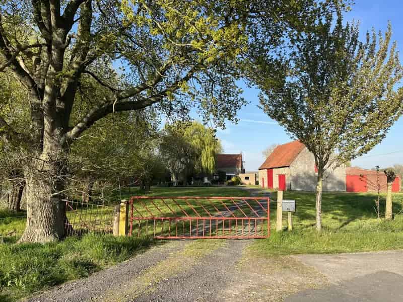 Huis te koop: Hoeve met bijgebouwen en open zicht