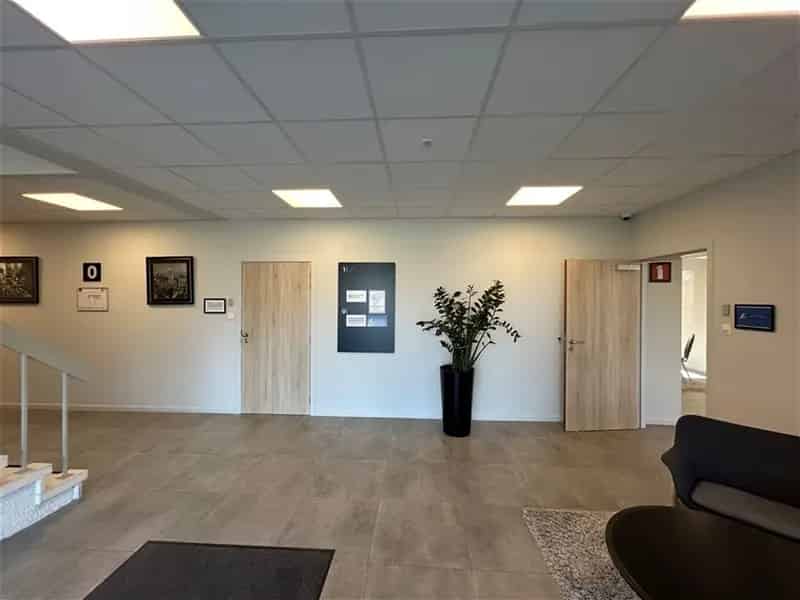 Multifunctioneel Kantoorgebouw Houthalen Ruime Parking
