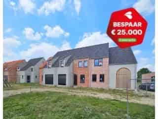 Huis te koop Bachte-Maria-Leerne: 4 slaapkamers, grote tuin