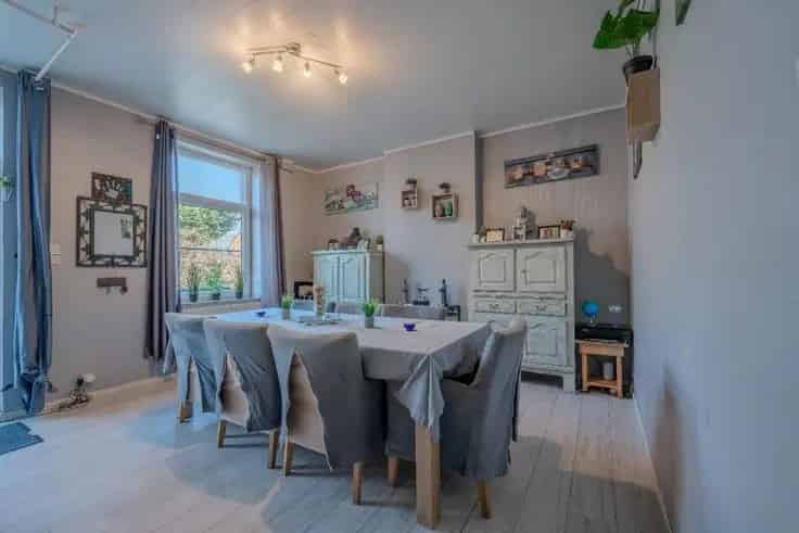 Huis Te Koop Jemeppe-Sur-Sambre 5 Slaapkamers