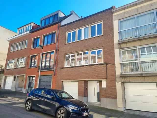 
                                                                    Huis
                                                                             te huur te Woluwe-Saint-Lambert
                                                                