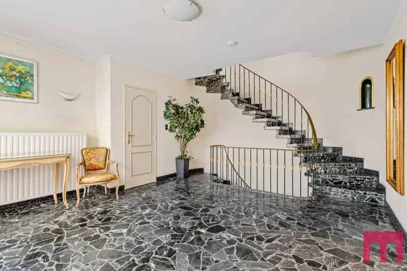 Huis te koop Turnhout: Ruime woning met kantoor en praktijk