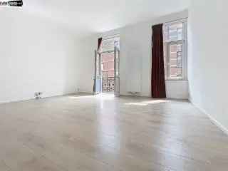 Triplex te koop Schaarbeek 3 slaapkamers gerenoveerd