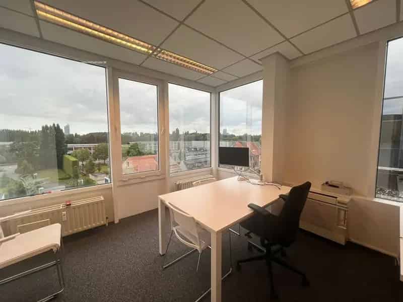 Kantoorruimte te huur Zwijnaarde 738m² Nabij E40