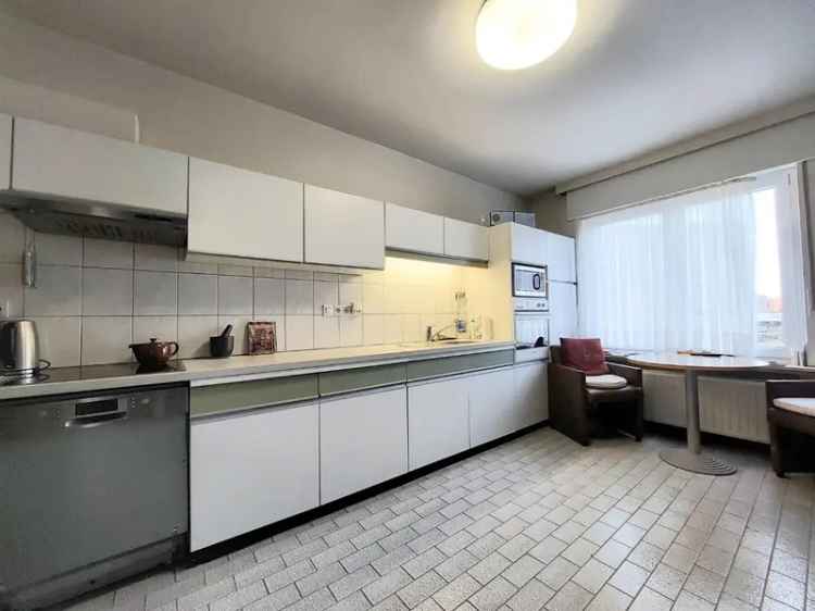 Appartement te huur in het centrum van Torhout met 3 slaapkamers en garage