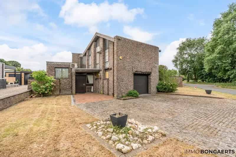 Ruime woning met 4 slaapkamers