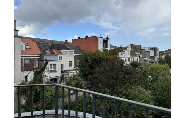 Huur 1 slaapkamer appartement van 141 m² in Anderlecht