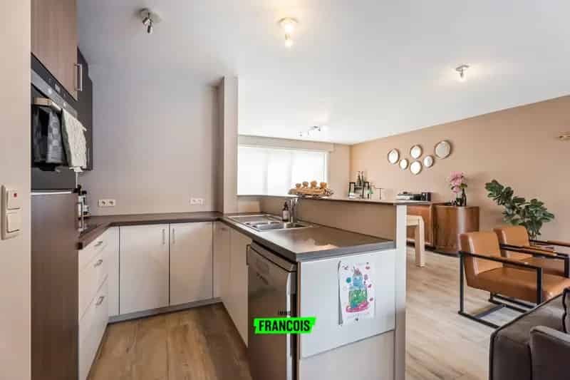 Gezinswoning Proven 3 slaapkamers dubbele garage 8 zonnepanelen