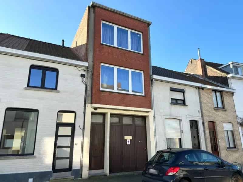 Bel-etage te koop: 2 slaapkamers, garage 110m², terras