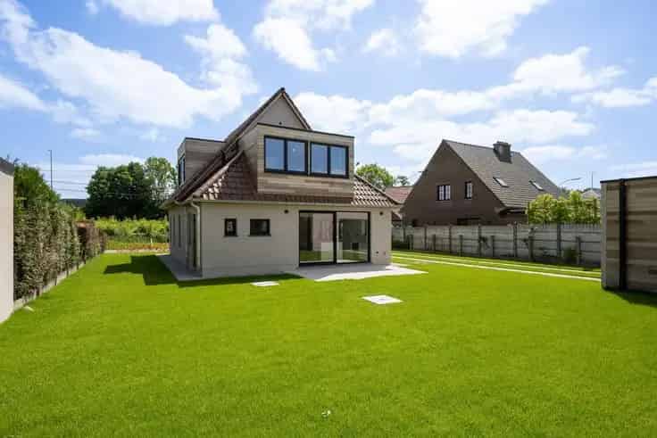 Gerenoveerde Villa te Zevergem