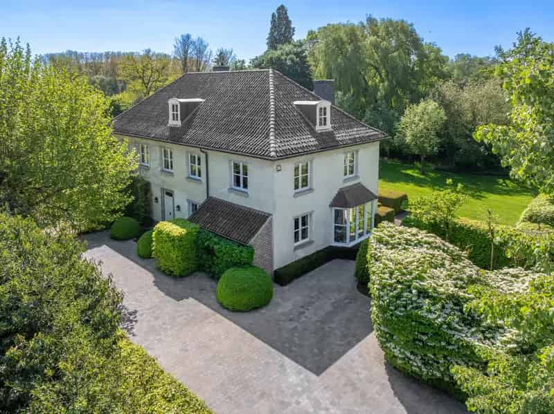 Huis te huur Lier: Unieke parel met zwembad en tuin