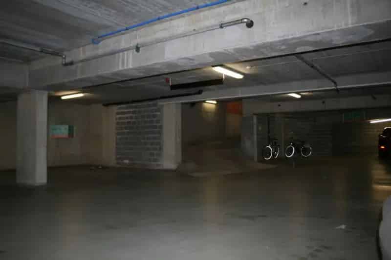 Autostaanplaatsen Afgesloten Garage