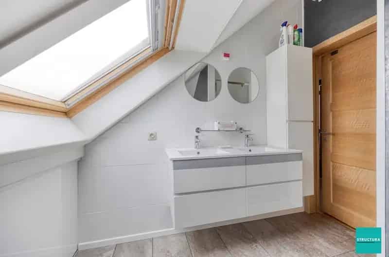 Opbrengsteigendom Wemmel 2 Appartementen 7 Garageboxen