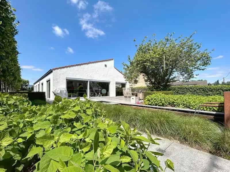 Huis te huur: Instapklare villa met 3 slaapkamers en 2 garages